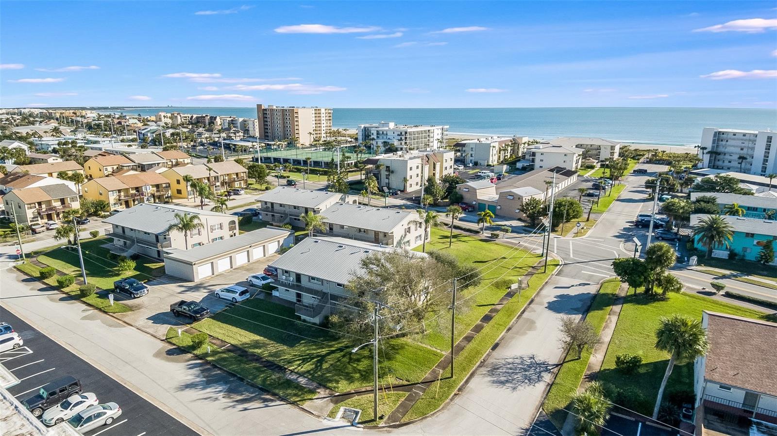 CASTAWAY VILLAS CONDO PH 3 - Residential