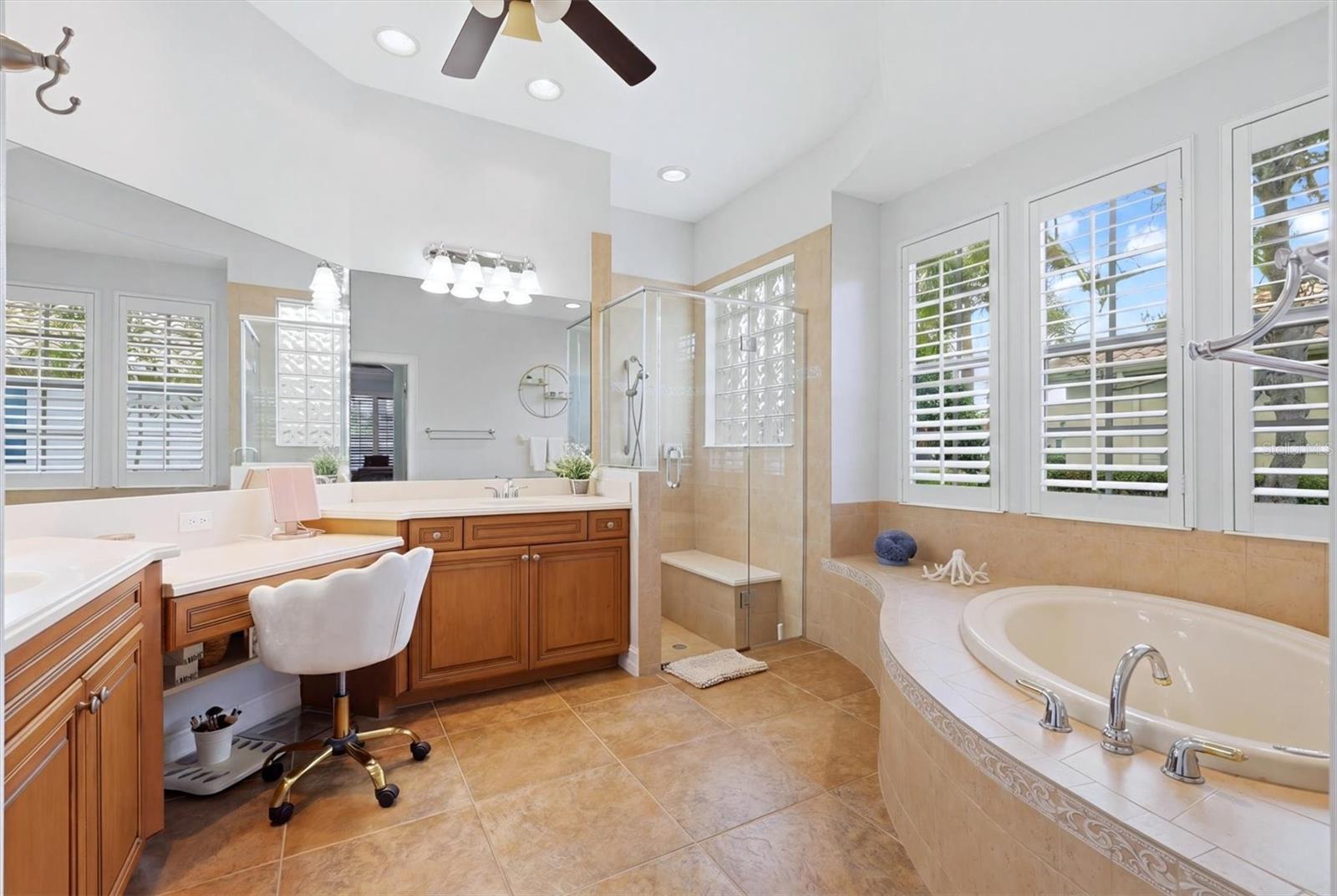 VENETIAN GOLF & RIV CLUB PH 02C - Residential