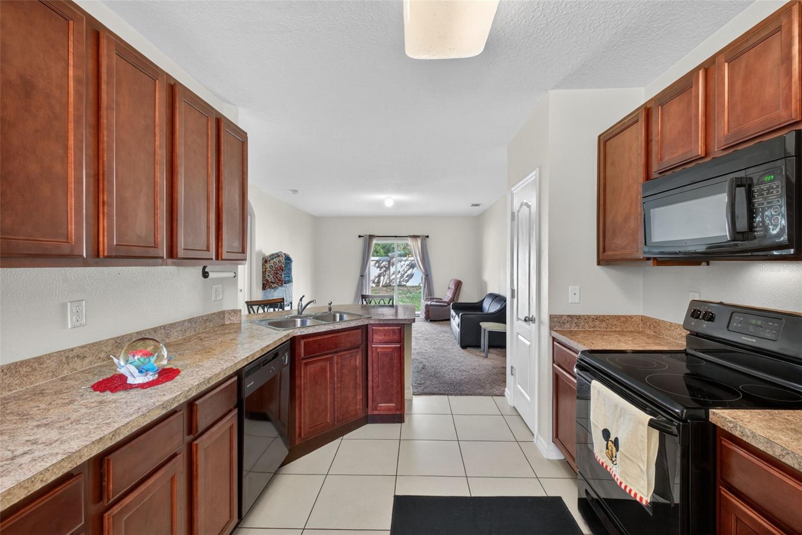 LAKE CUMMINGS ESTATES - Residential