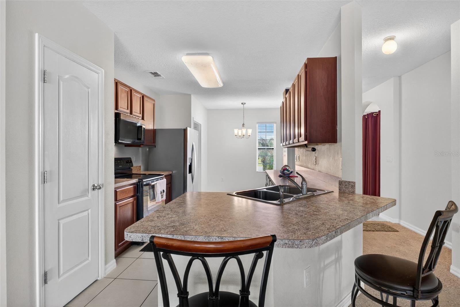 LAKE CUMMINGS ESTATES - Residential