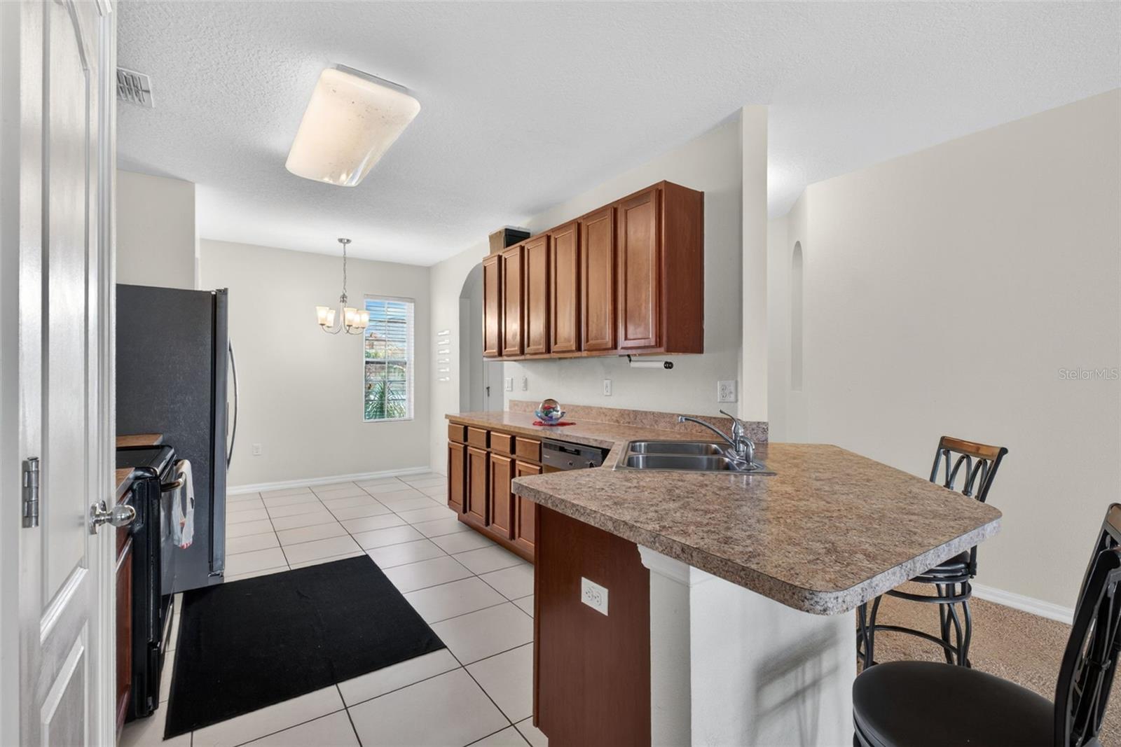 LAKE CUMMINGS ESTATES - Residential