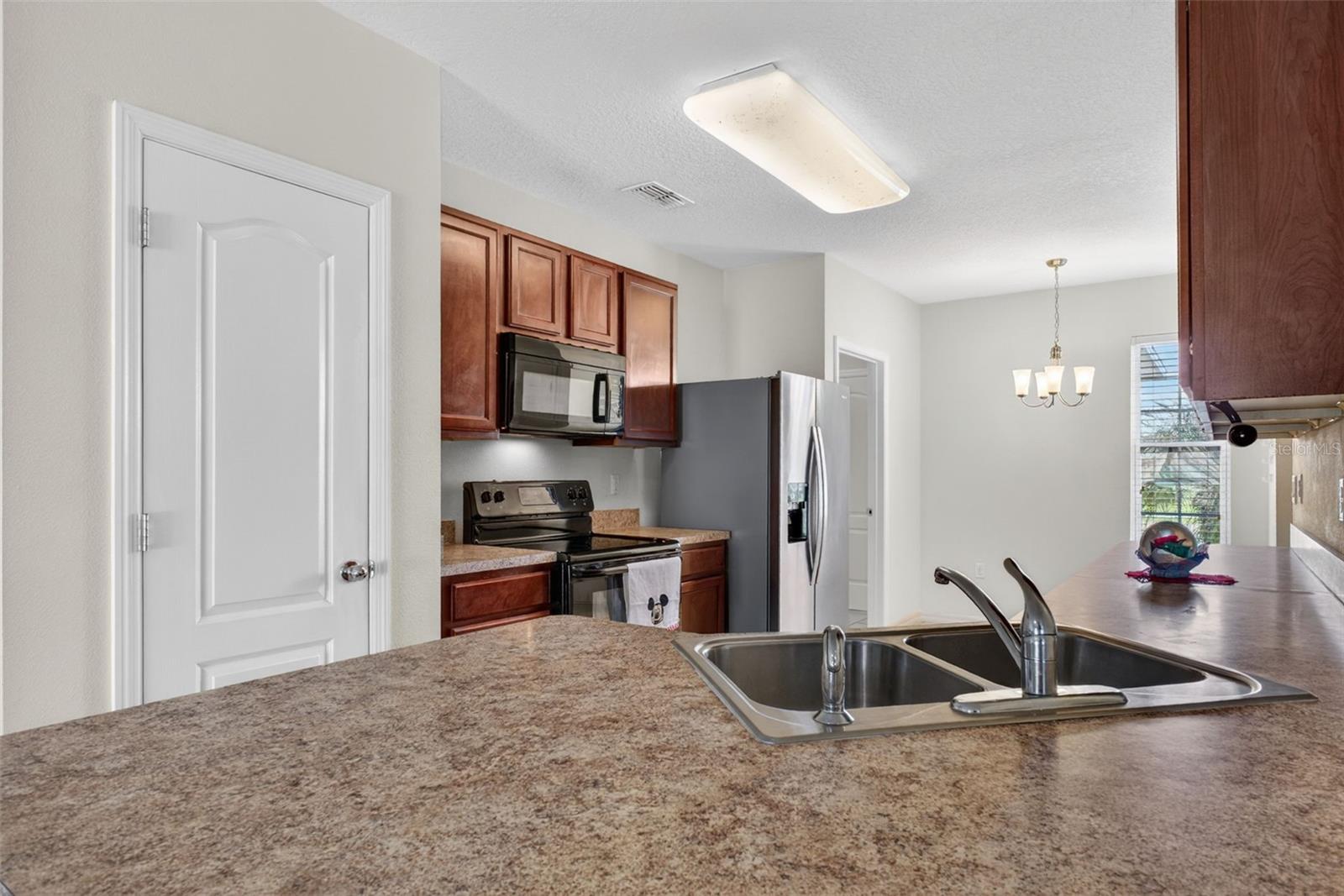 LAKE CUMMINGS ESTATES - Residential