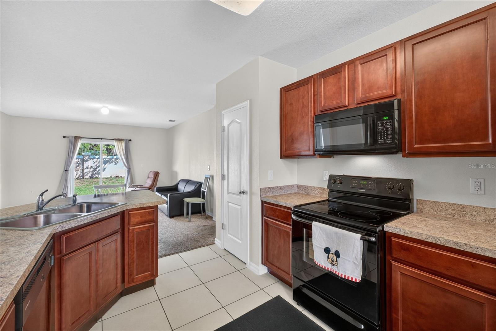 LAKE CUMMINGS ESTATES - Residential