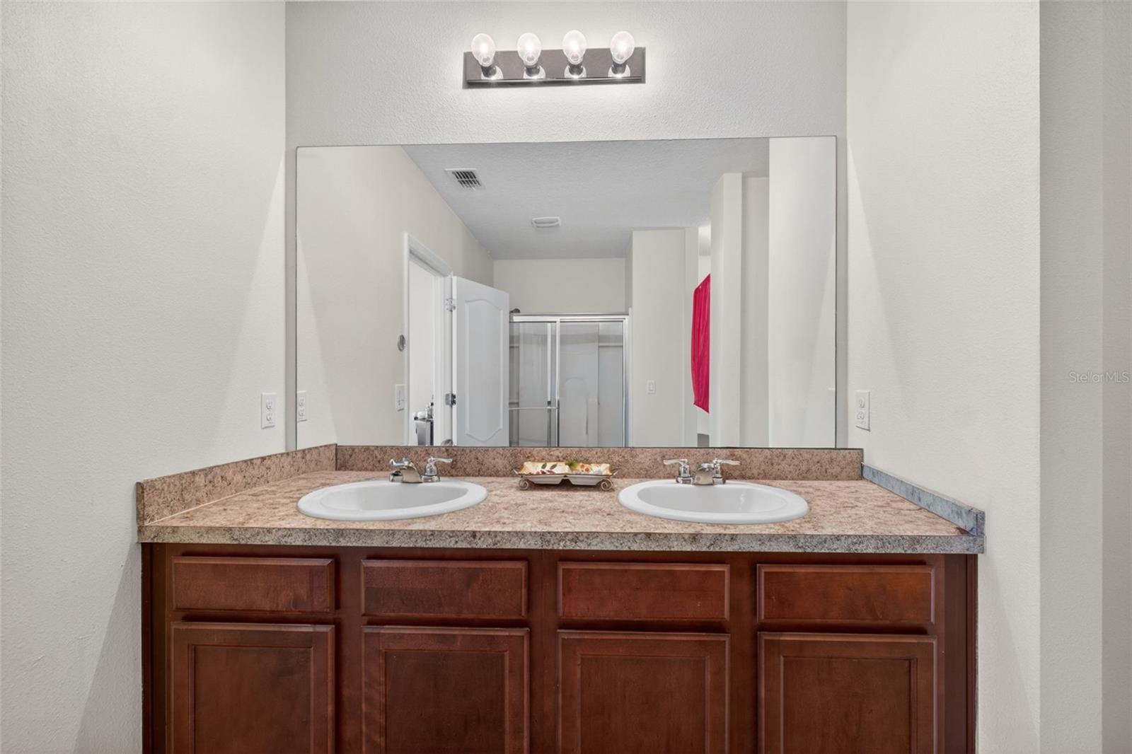 LAKE CUMMINGS ESTATES - Residential