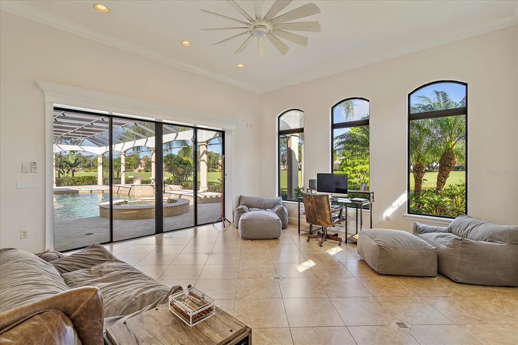 KEENES POINTE - Residential