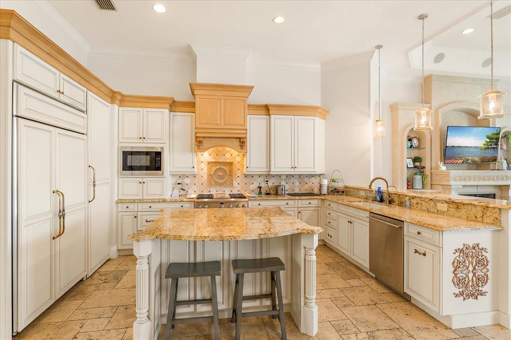 KEENES POINTE - Residential