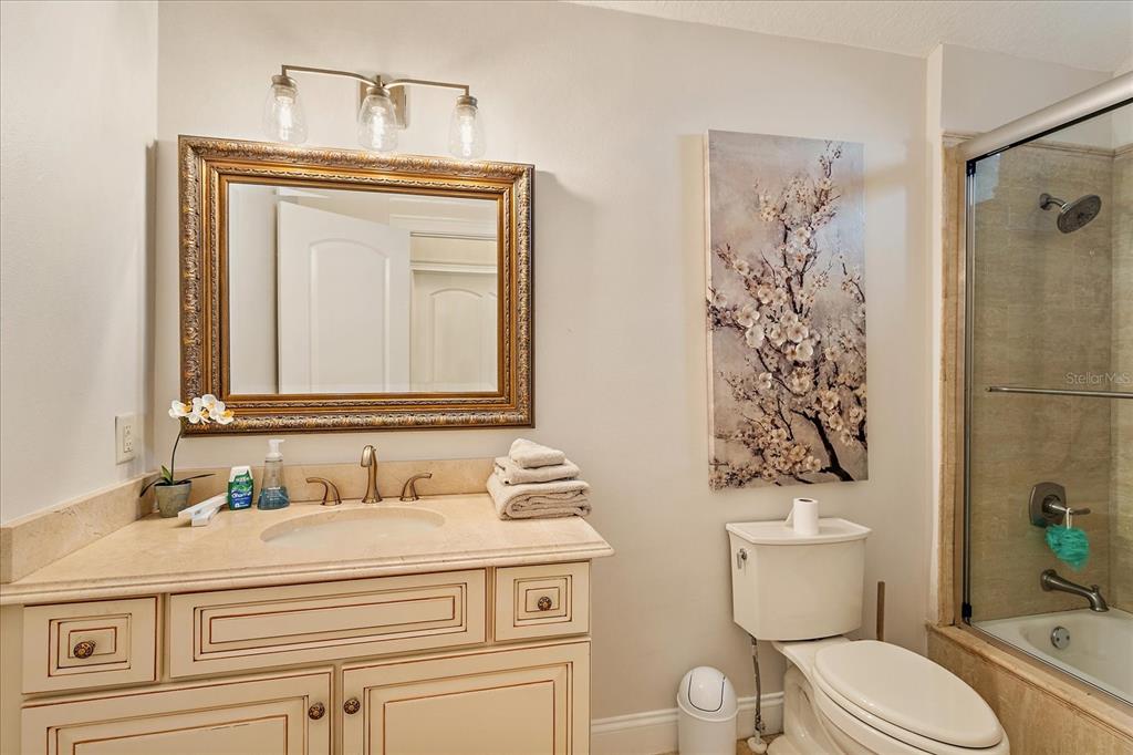 KEENES POINTE - Residential