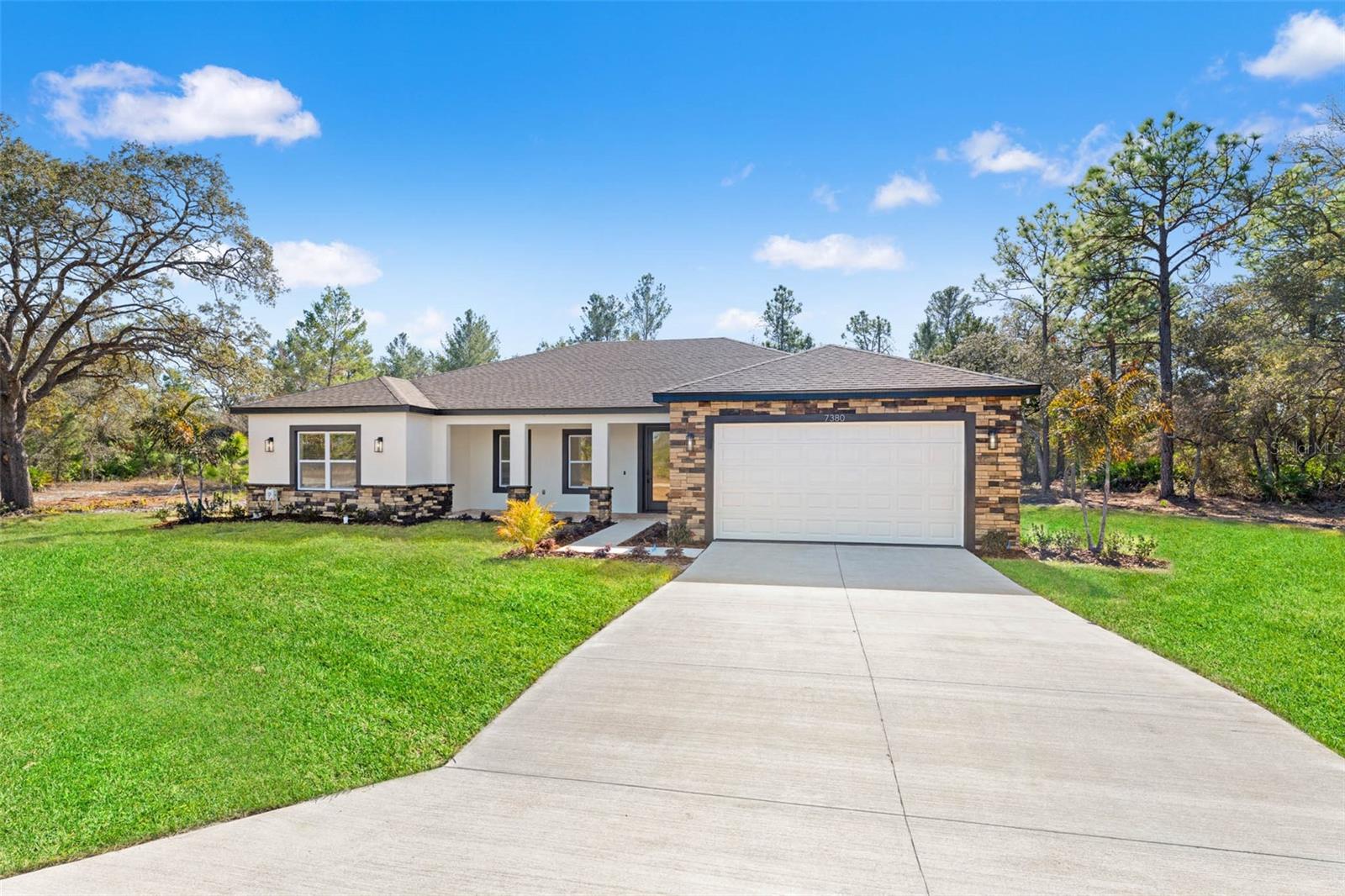 ROYAL HIGHLANDS - Residential