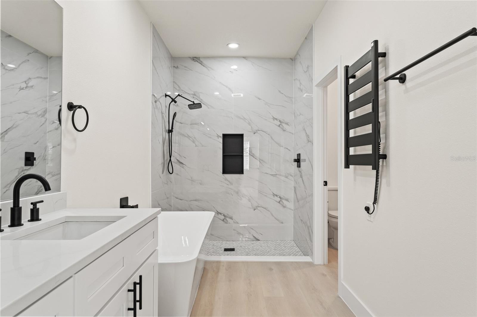 ROYAL HIGHLANDS - Residential