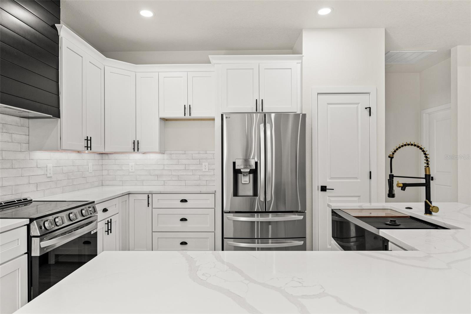 ROYAL HIGHLANDS - Residential