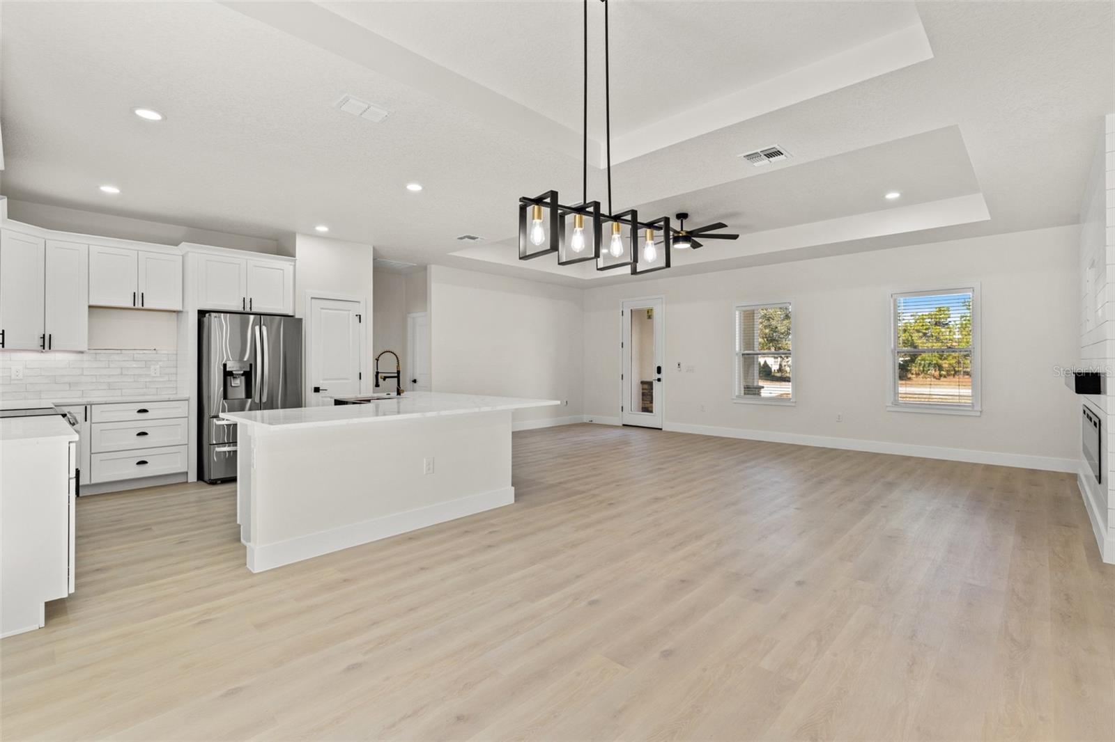 ROYAL HIGHLANDS - Residential