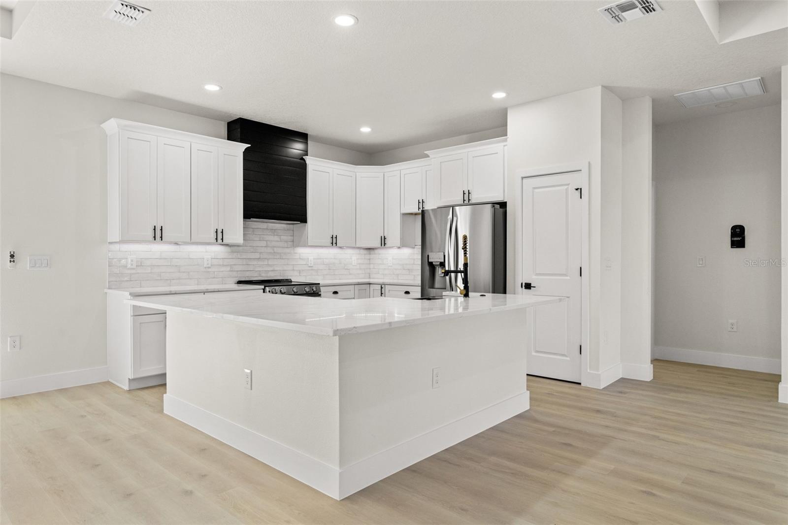 ROYAL HIGHLANDS - Residential