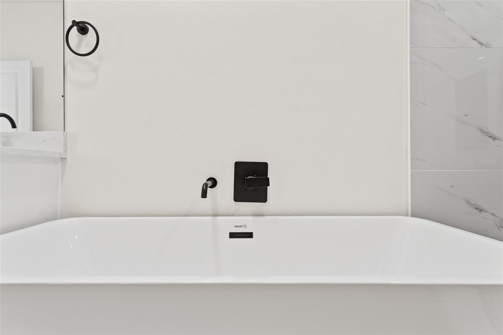 ROYAL HIGHLANDS - Residential