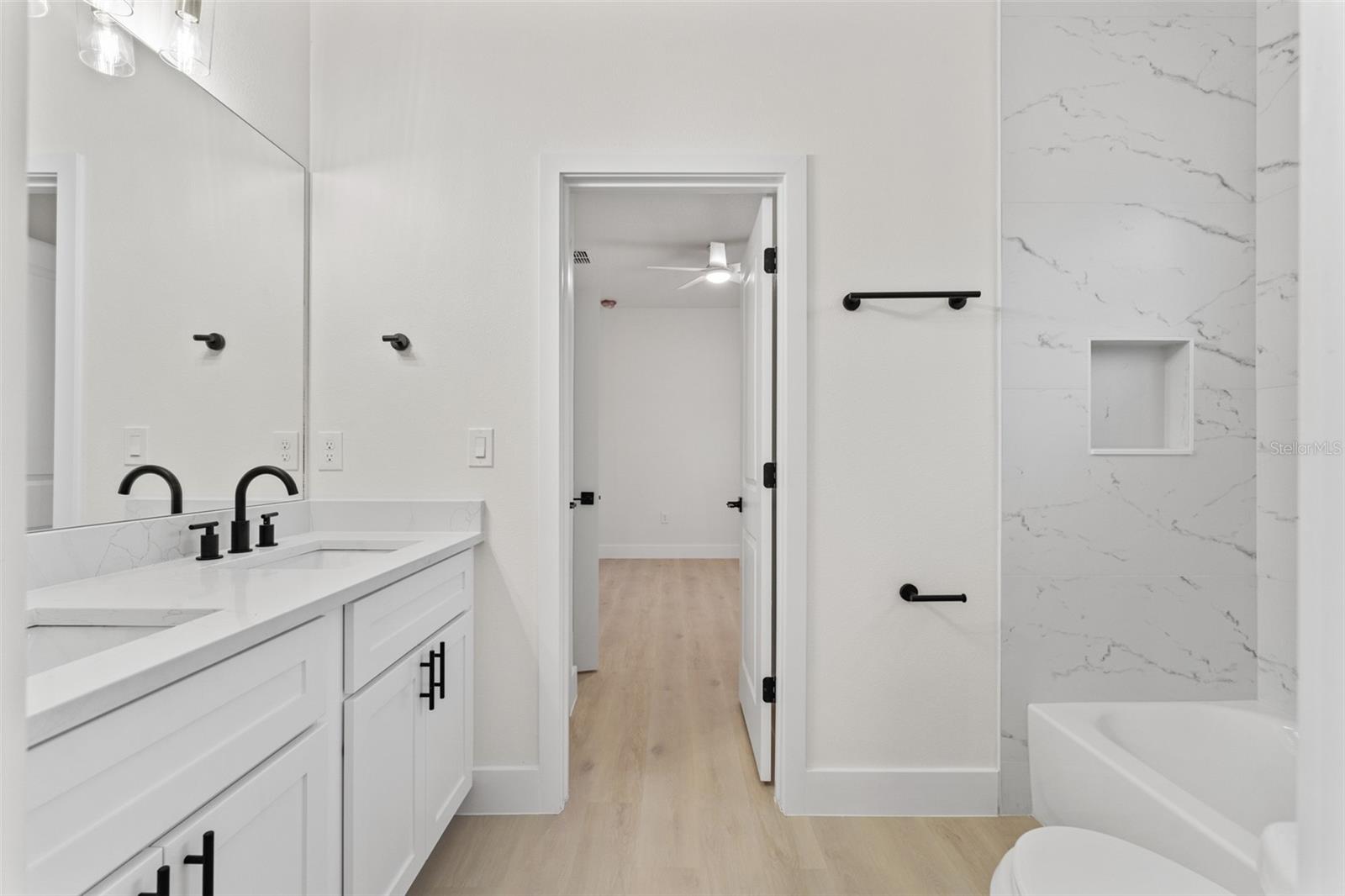 ROYAL HIGHLANDS - Residential