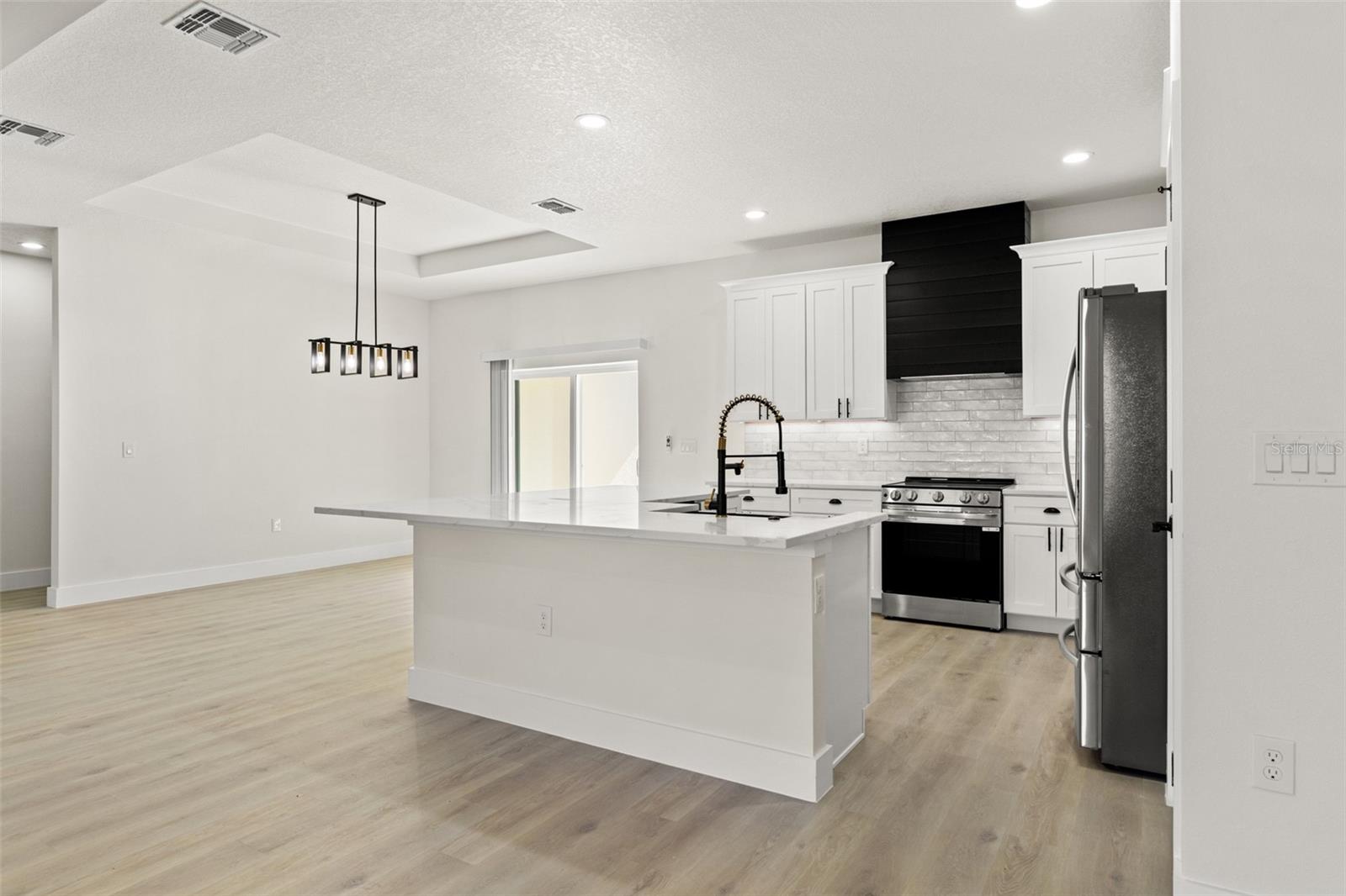 ROYAL HIGHLANDS - Residential