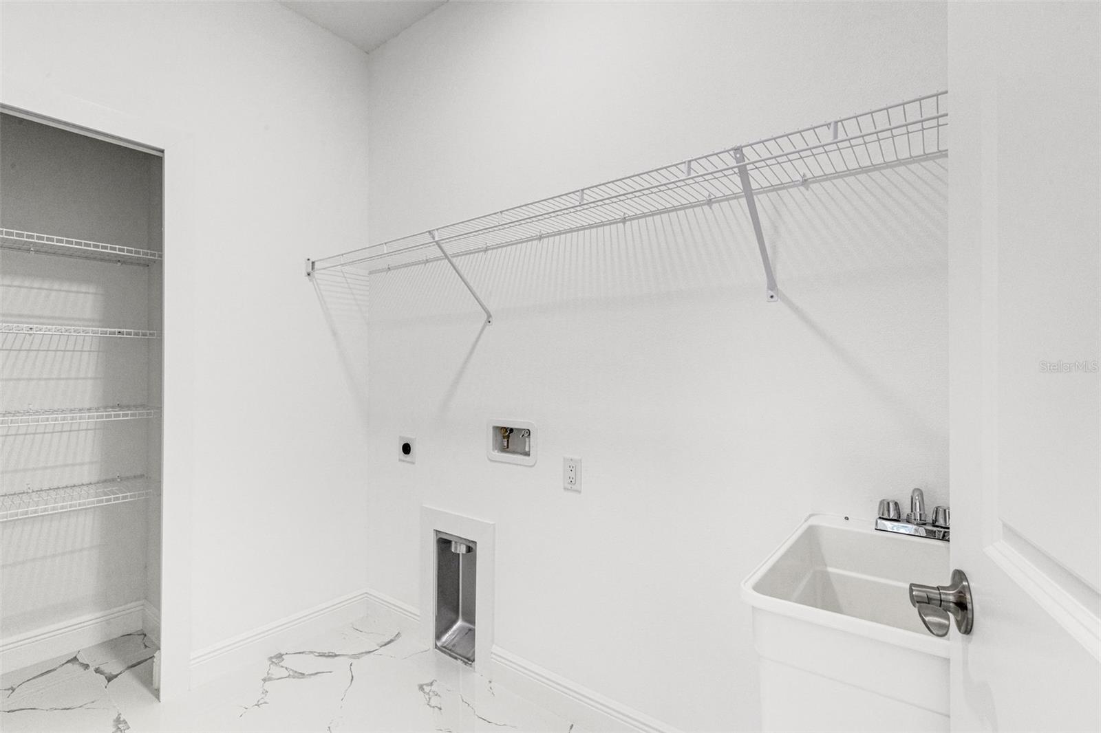 LOWRY LANE SUB - Residential