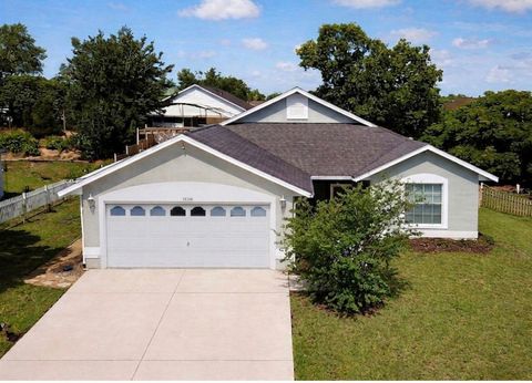 Photo of 604 Bent Oak Loop, Davenport, FL 33837 (MLS # S5145542)