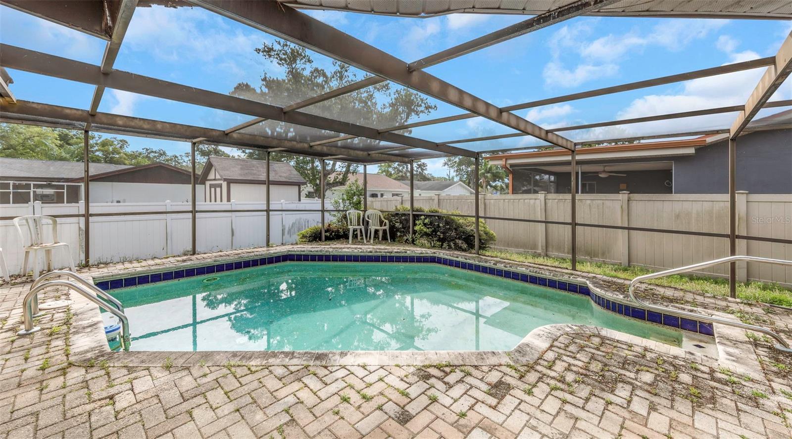 COUNTRY VILLAS - Residential