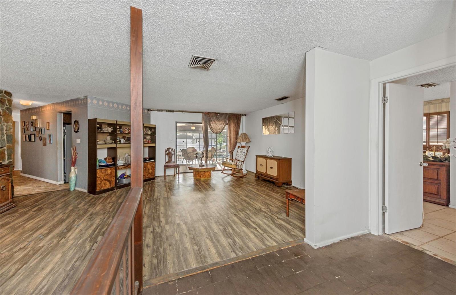 COUNTRY VILLAS - Residential