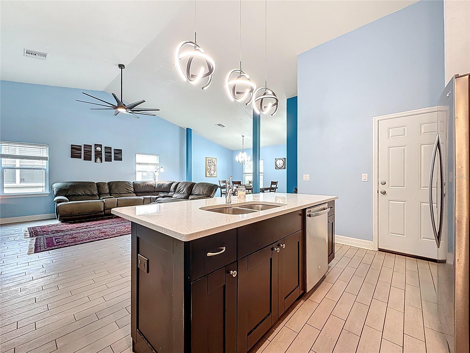 BELLEAIR COMMOMS - Residential