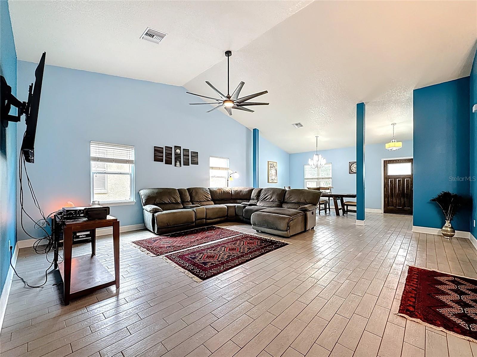 BELLEAIR COMMOMS - Residential