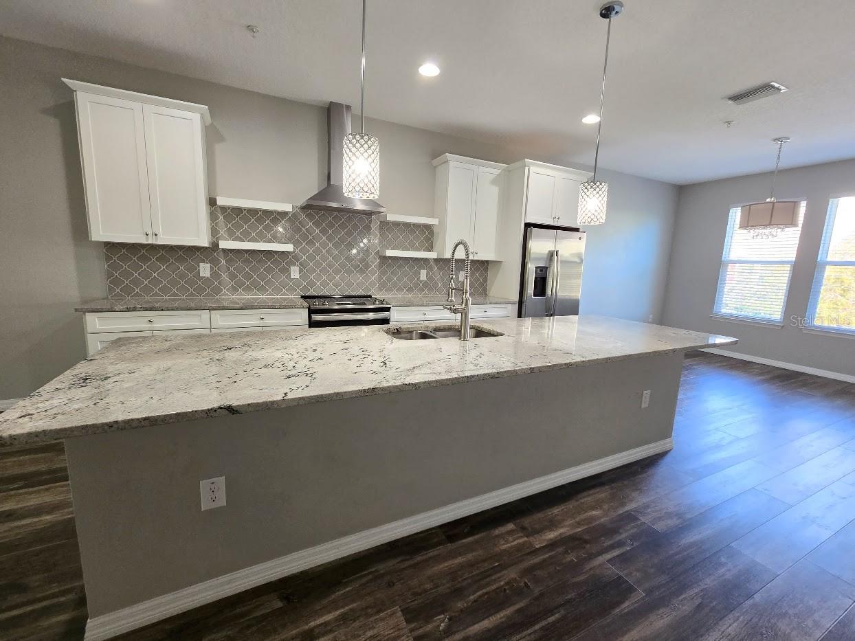 CALLISTA CAY - Residential Lease