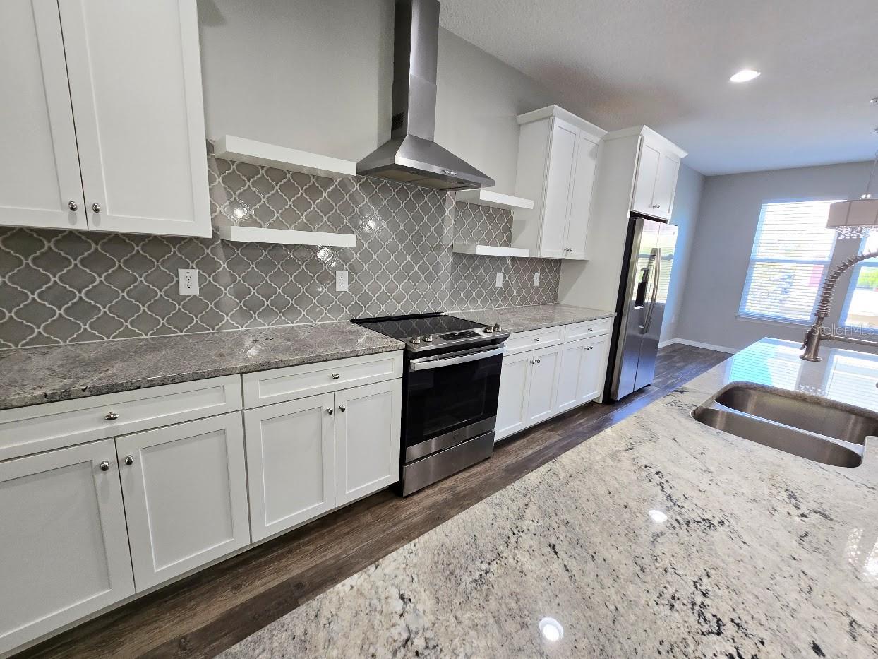 CALLISTA CAY - Residential Lease