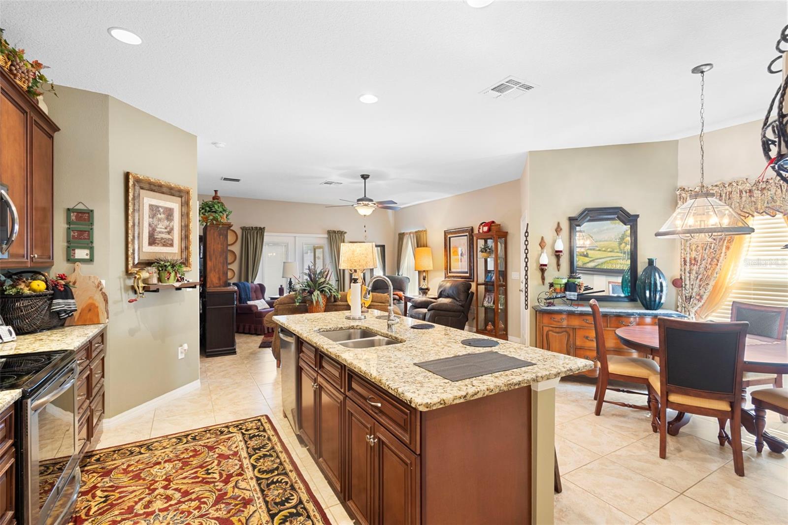 CARRIAGE HOMES - Residential