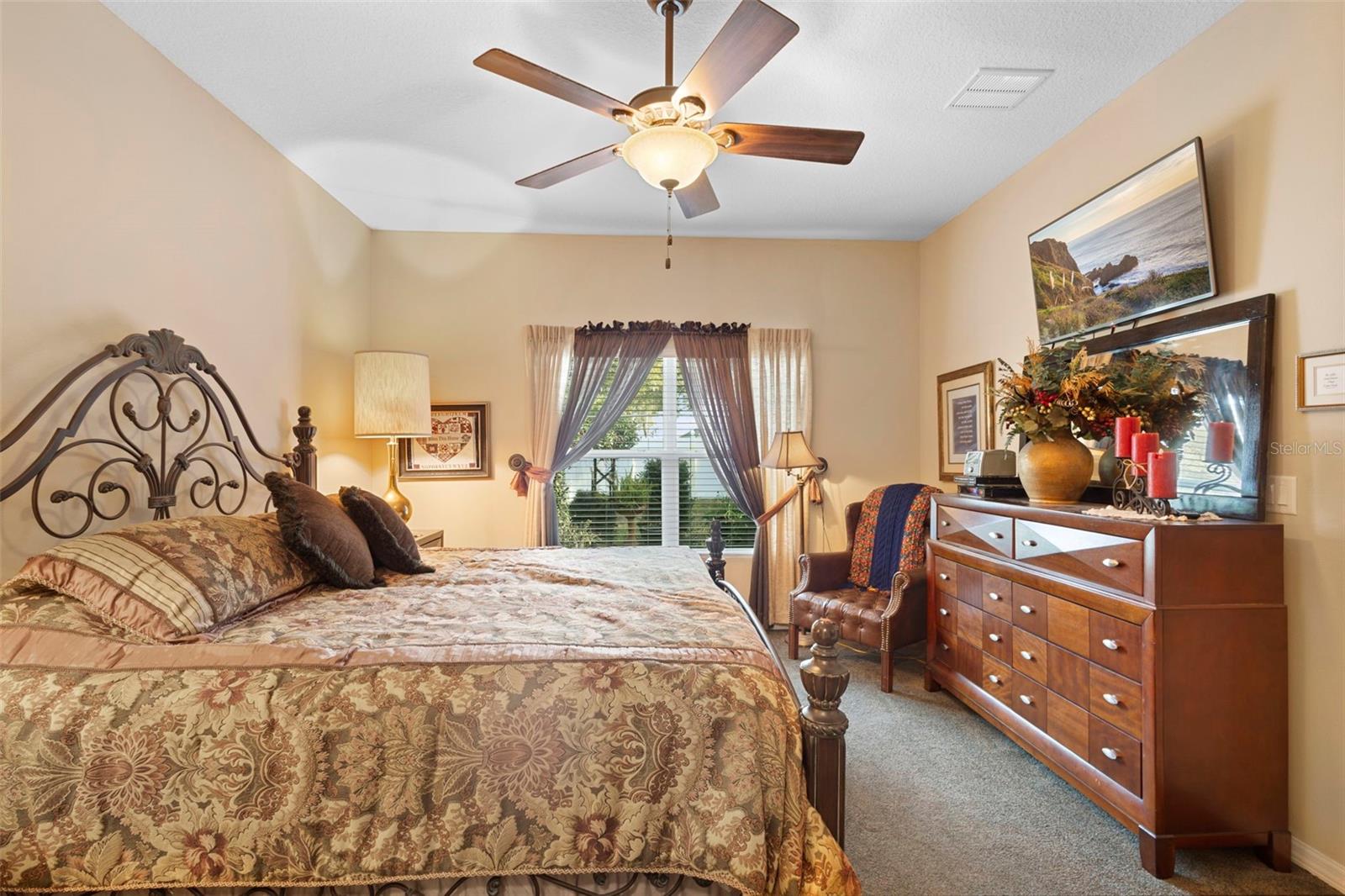 CARRIAGE HOMES - Residential