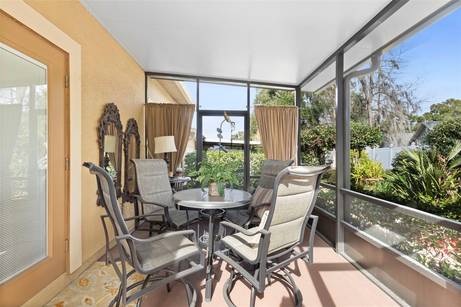 CARRIAGE HOMES - Residential