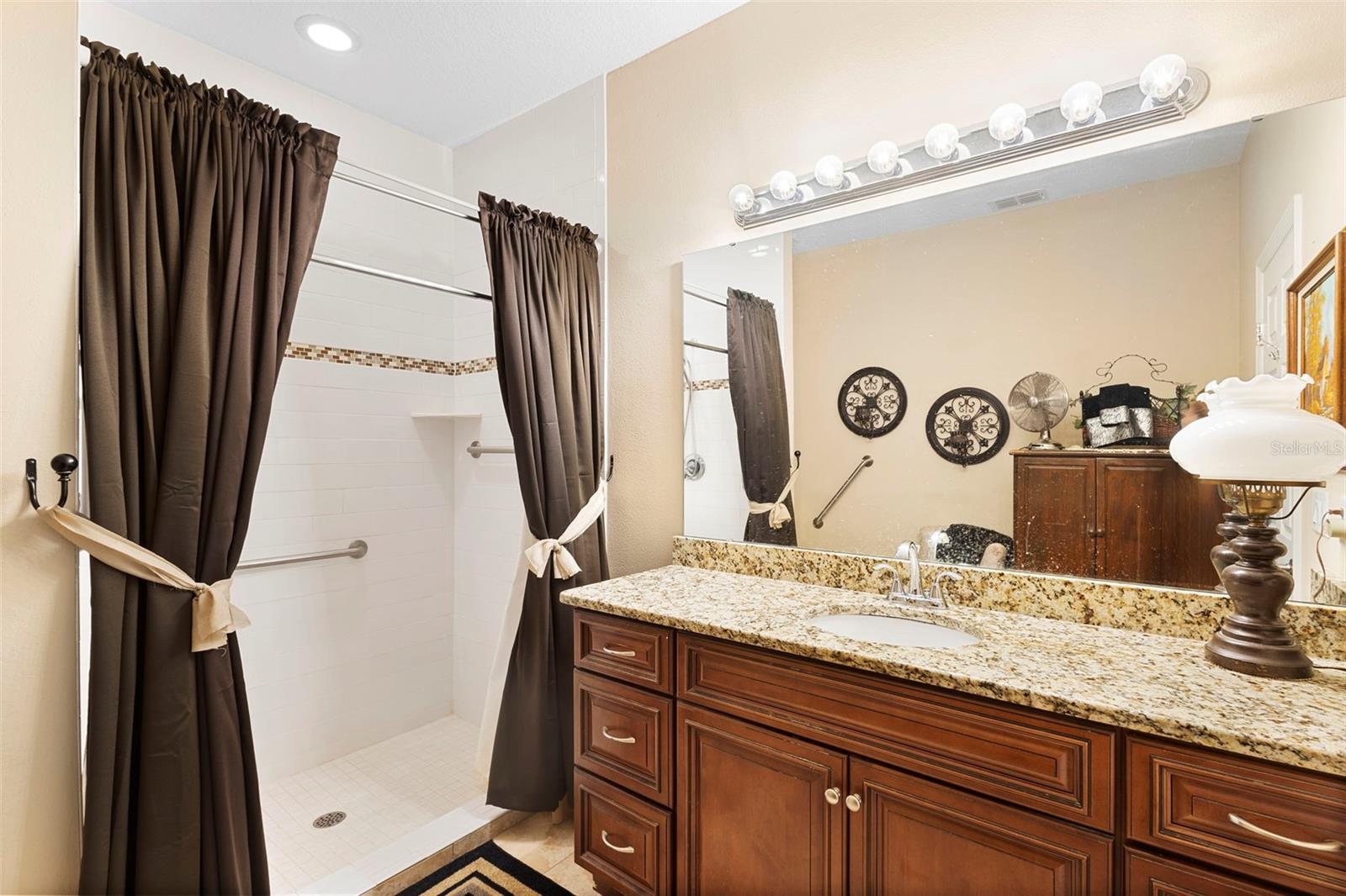 CARRIAGE HOMES - Residential