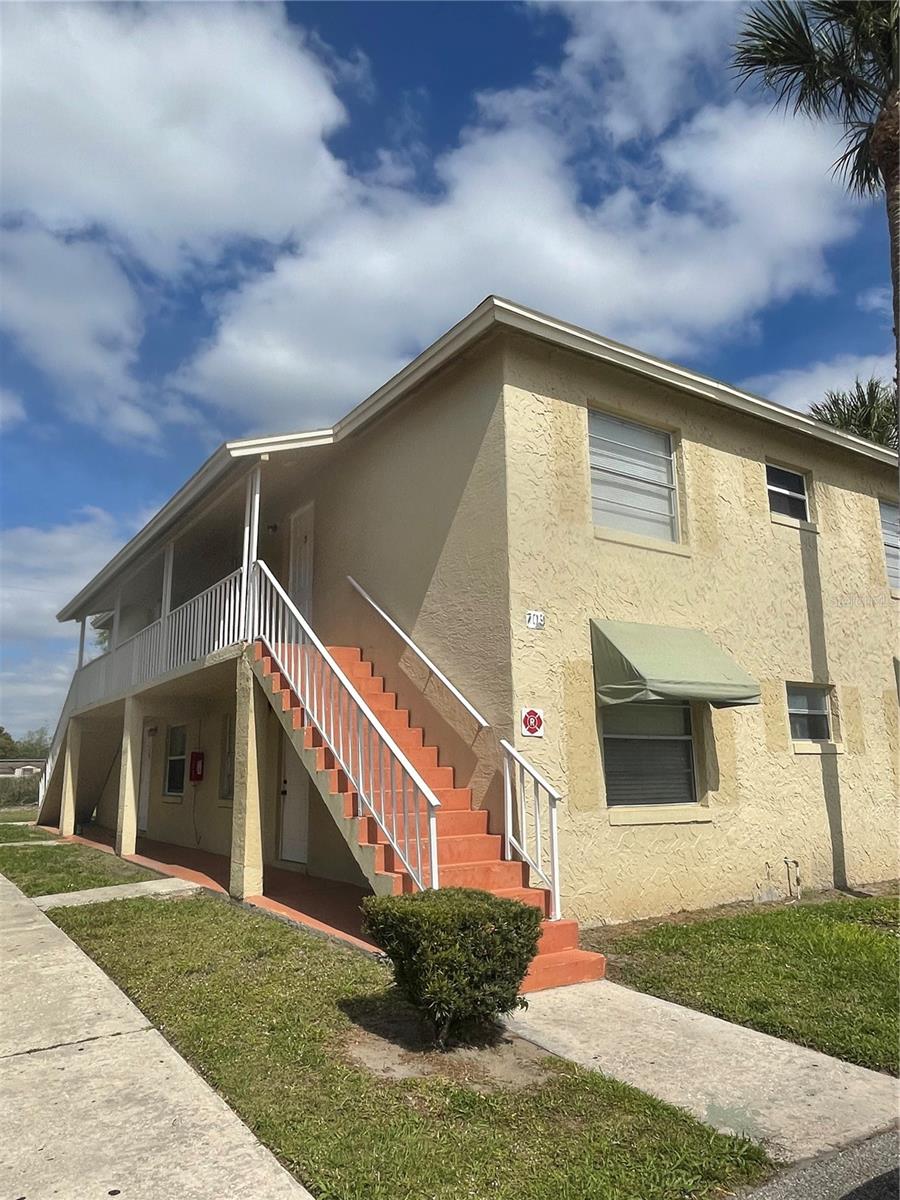 Perfectly located, spacious 2 Bedroom and 1 Bathroom second floor condo. Fully tiled throughout, freshly painted and move-in ready. Great floor-plan features a Newer kitchen with White Shaker-style Cabinets, a Breakfast Nook, and an awesome Living Room Space. Situated close to restaurants, shopping and recreation. Amazing Opportunity.