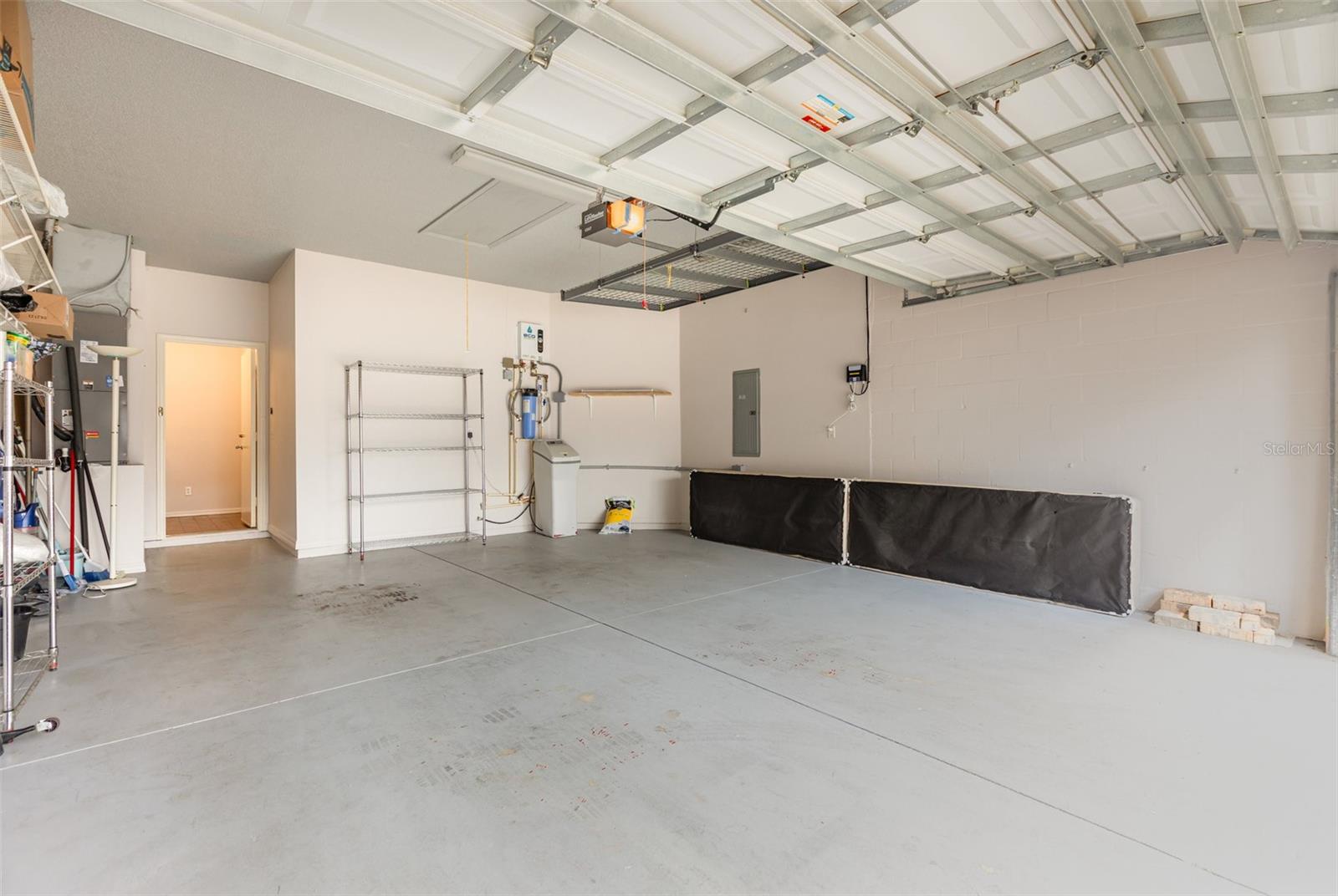 ACADIA CONDOMINIUM - Residential