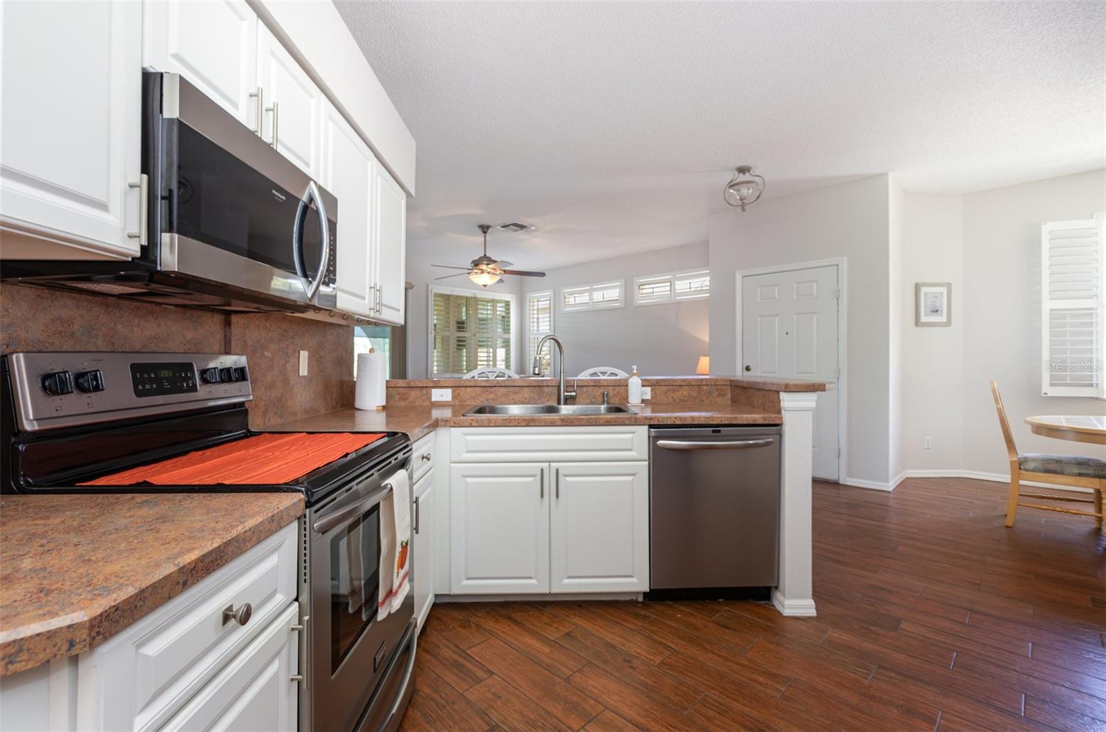 ACADIA CONDOMINIUM - Residential
