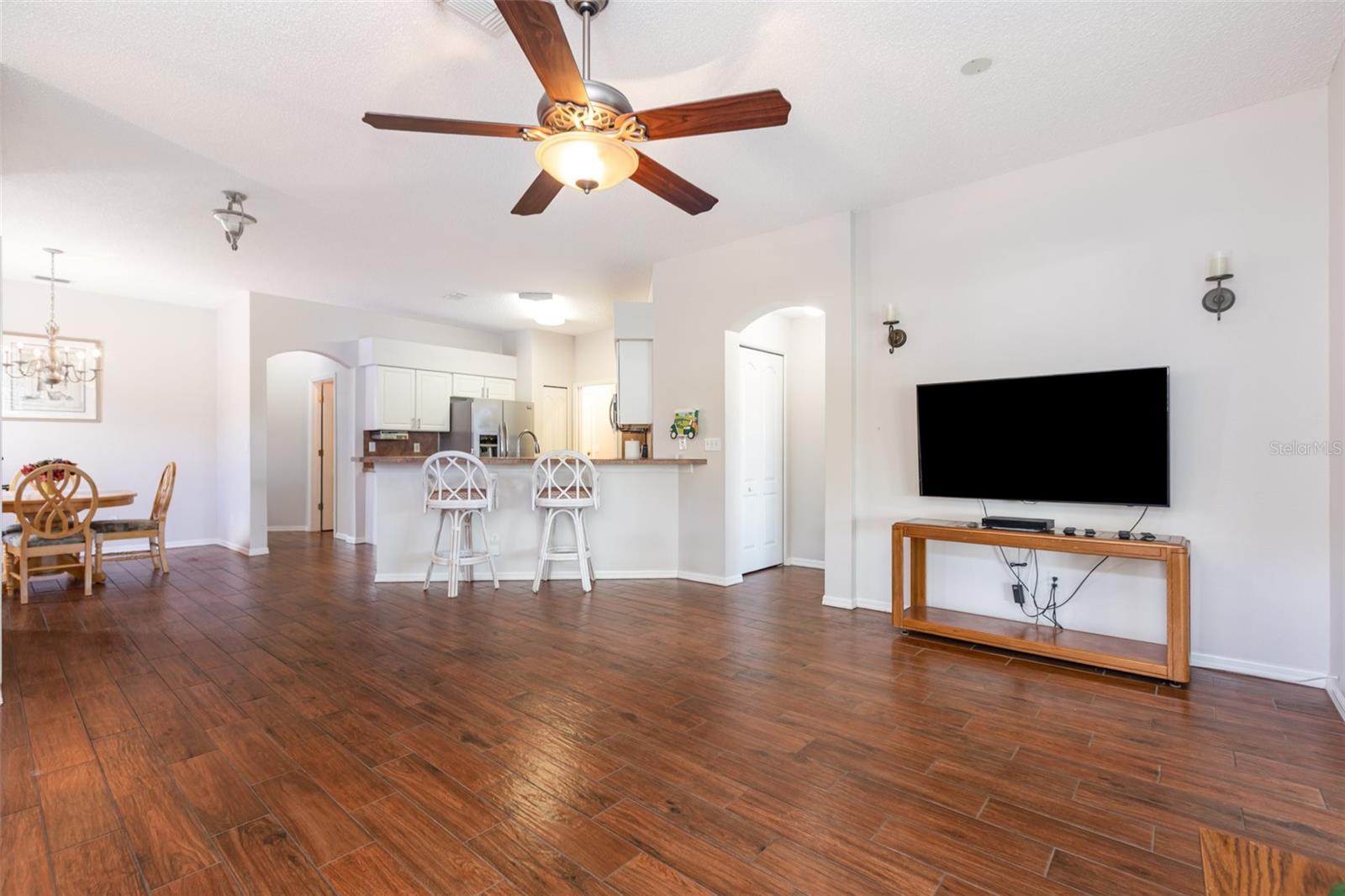 ACADIA CONDOMINIUM - Residential