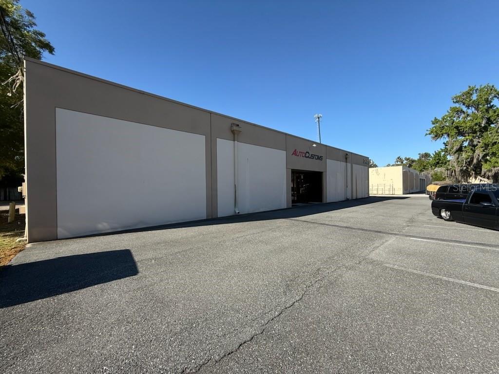 3958 SF Flex Space with M-1 Zoning! This versatile 3958 square-foot flex space offers endless possibilities for your business or investment needs. Featuring M-1 zoning, it is perfectly suited for a wide range of uses, from industrial to commercial operations. The building boasts a well-designed layout that includes 2 offices, a kitchenette area, providing a functional workspace, and 1 restroom for convenience. The spacious climatized warehouse area ensures a comfortable environment year-round, while the 12' grade-level roll-up door offers easy access for deliveries and equipment. Space can be listed in conjunction with (OM697881) for a standalone 7,915 SF building!