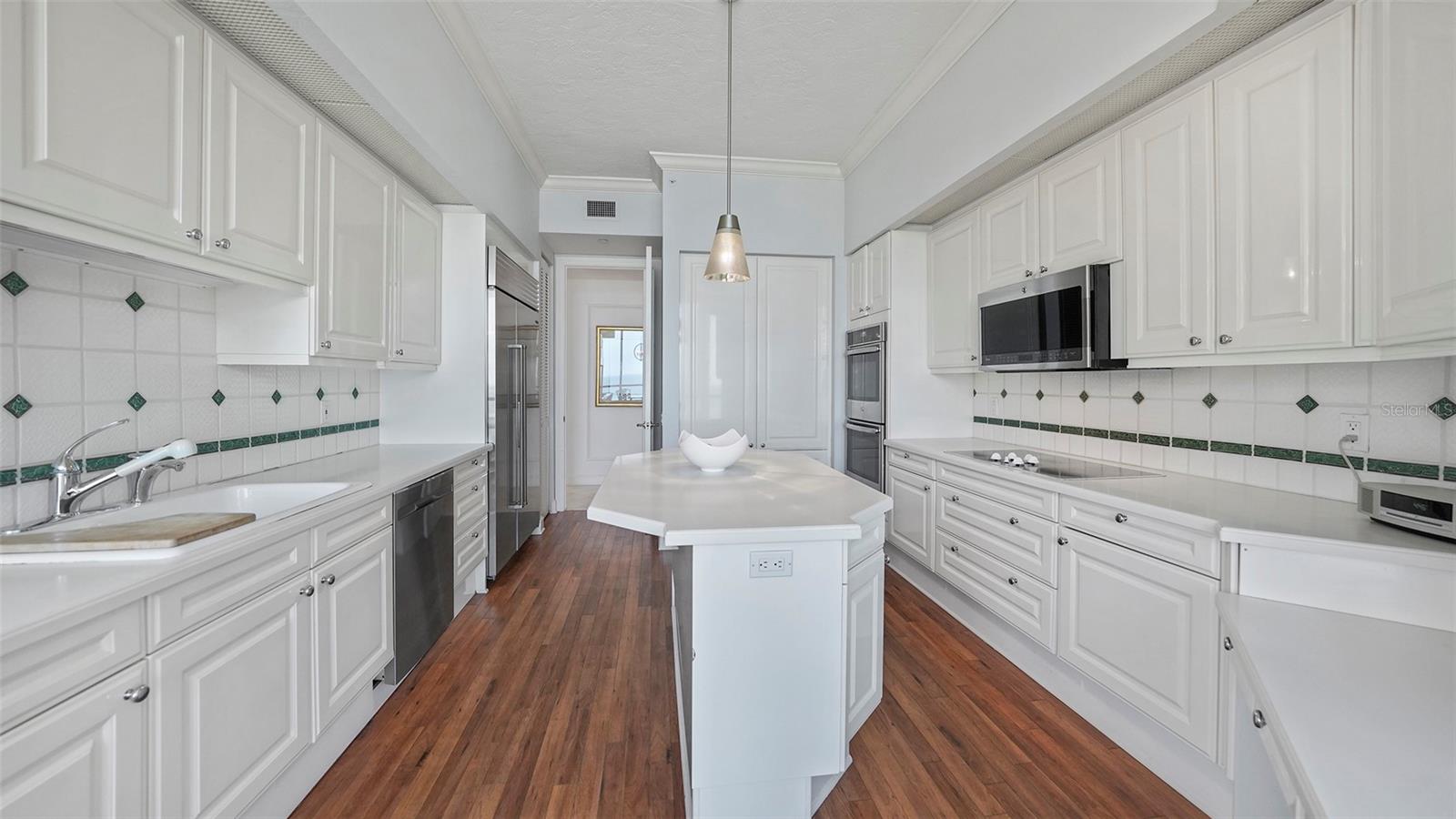 WATER CLUB I/LONGBOAT KEY - Residential