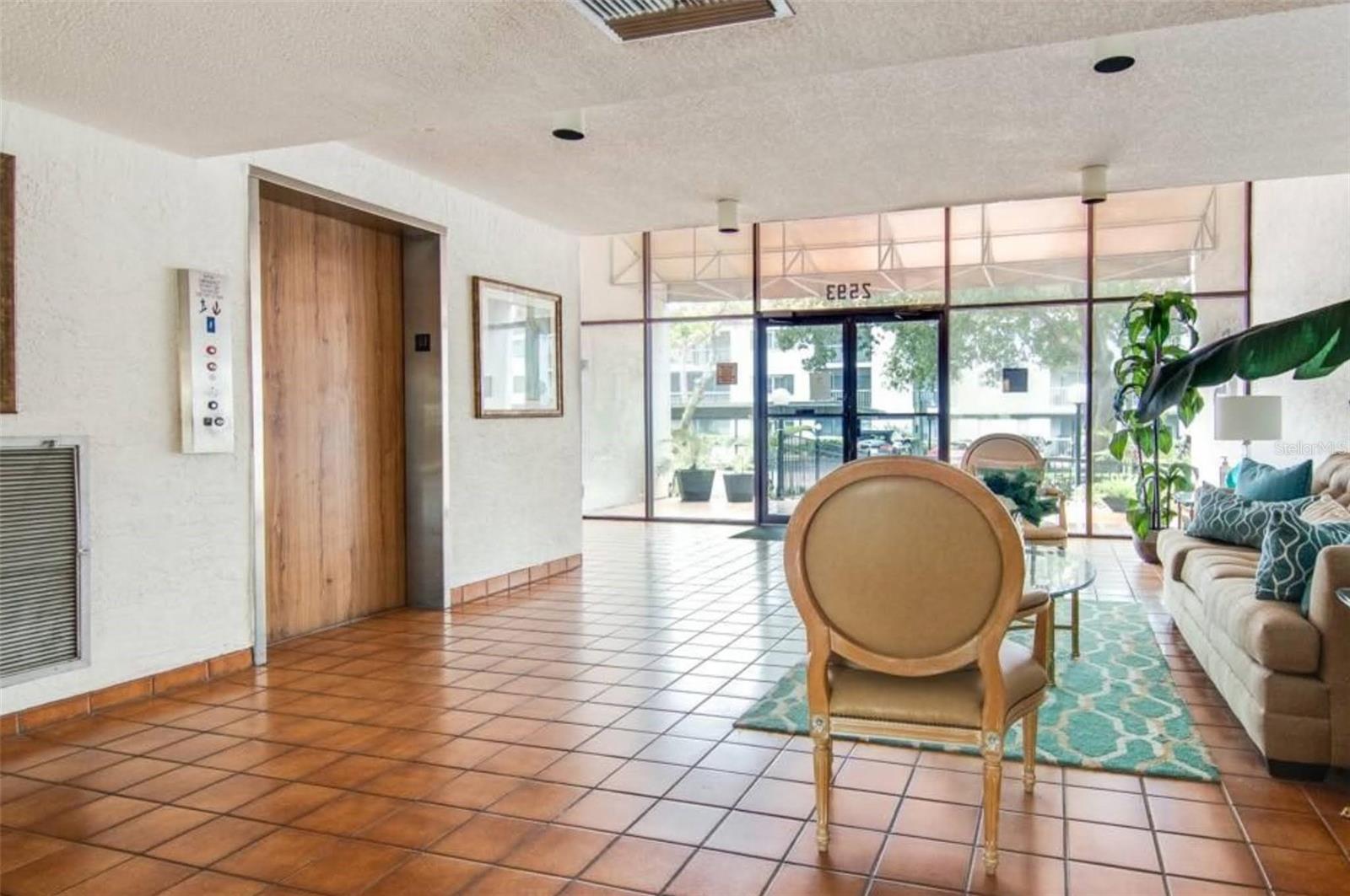 2593 COUNTRYSIDE BLVD 7204