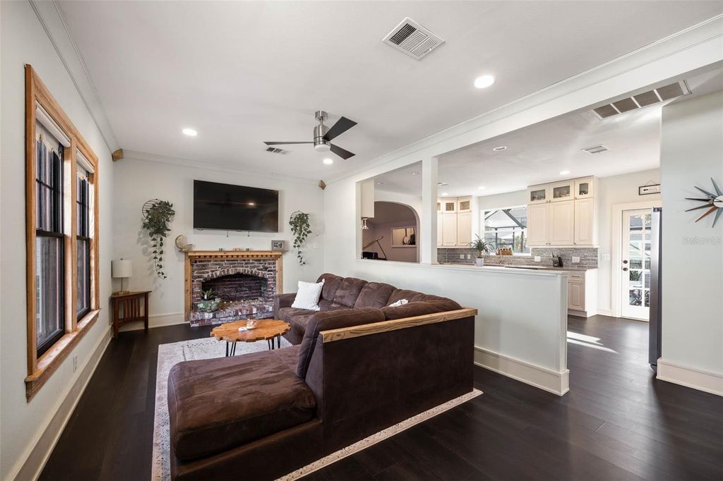 Photo of 3510 W Leona Street, Tampa, FL 33629 (MLS # TB8466801)