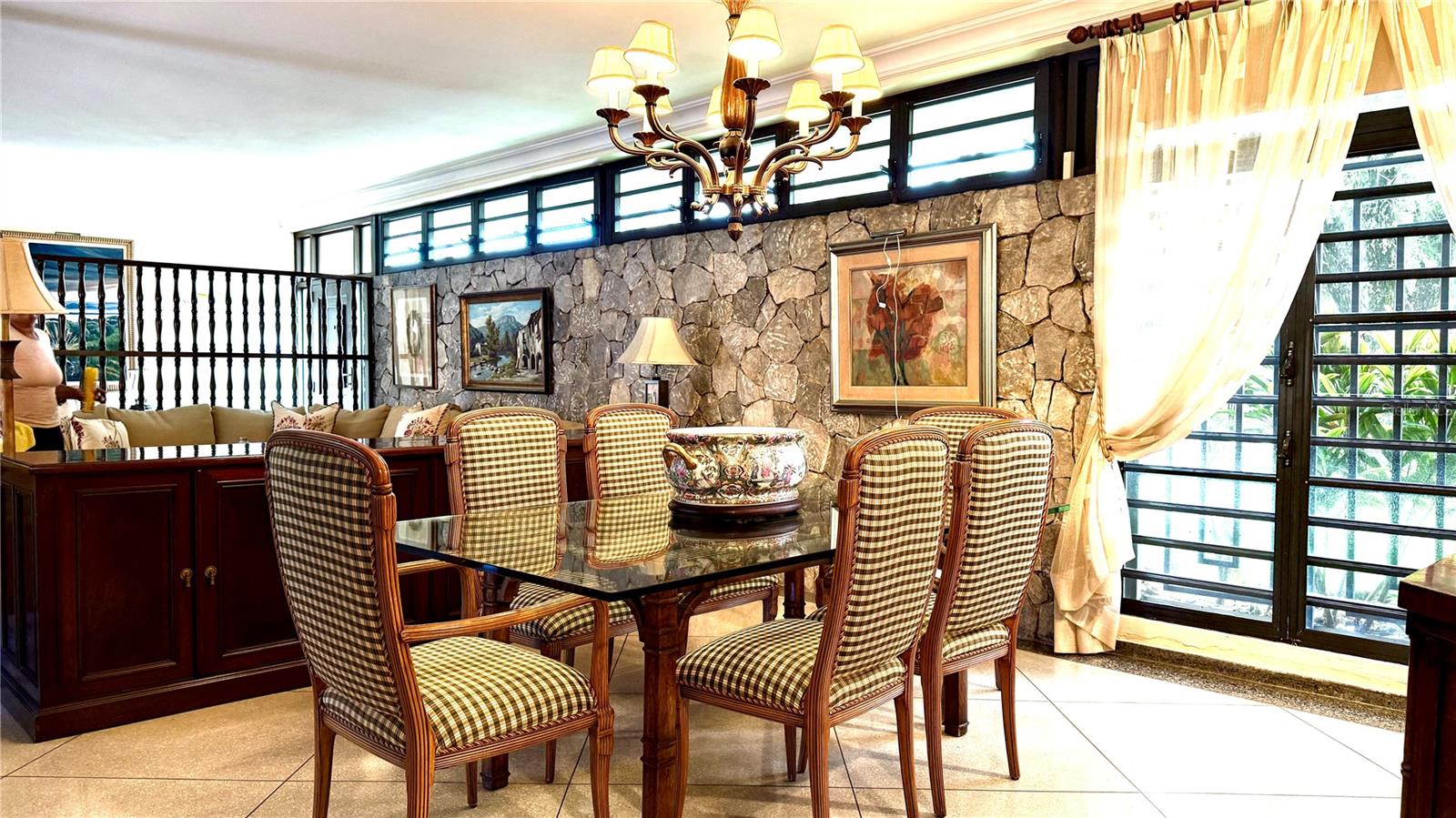 VILLA CAPARRA - Residential