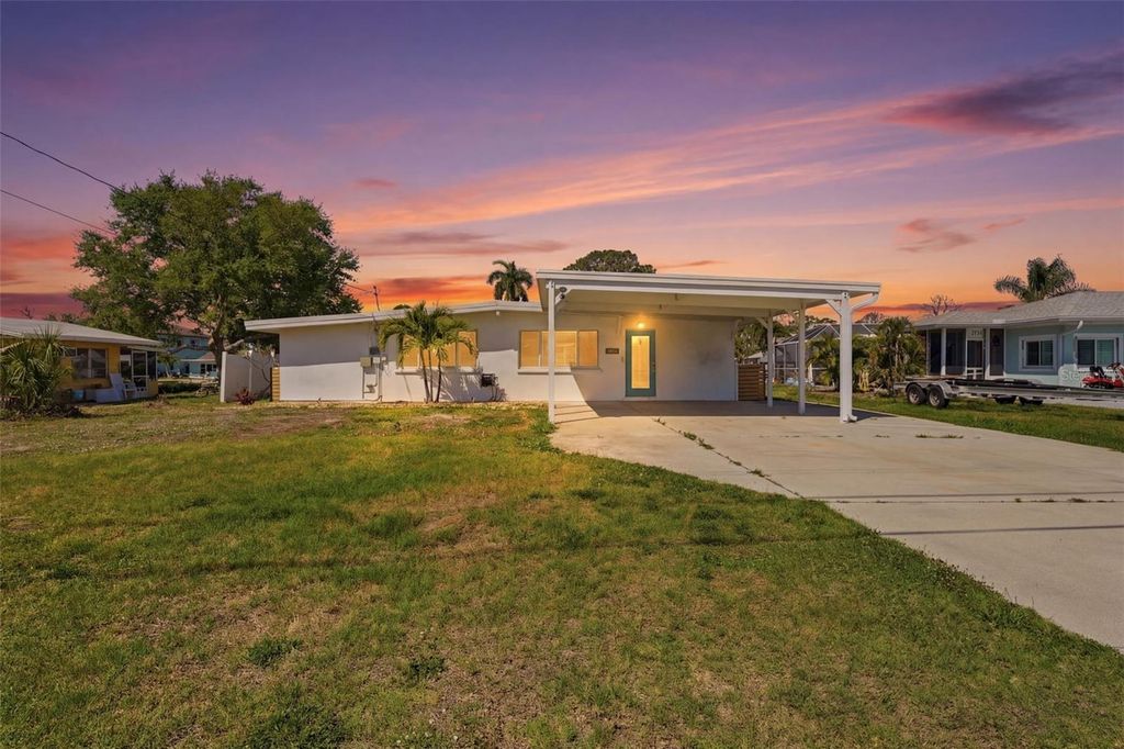 Photo of 1750 Winstan Avenue, Englewood, FL 34223 (MLS # D6146755)