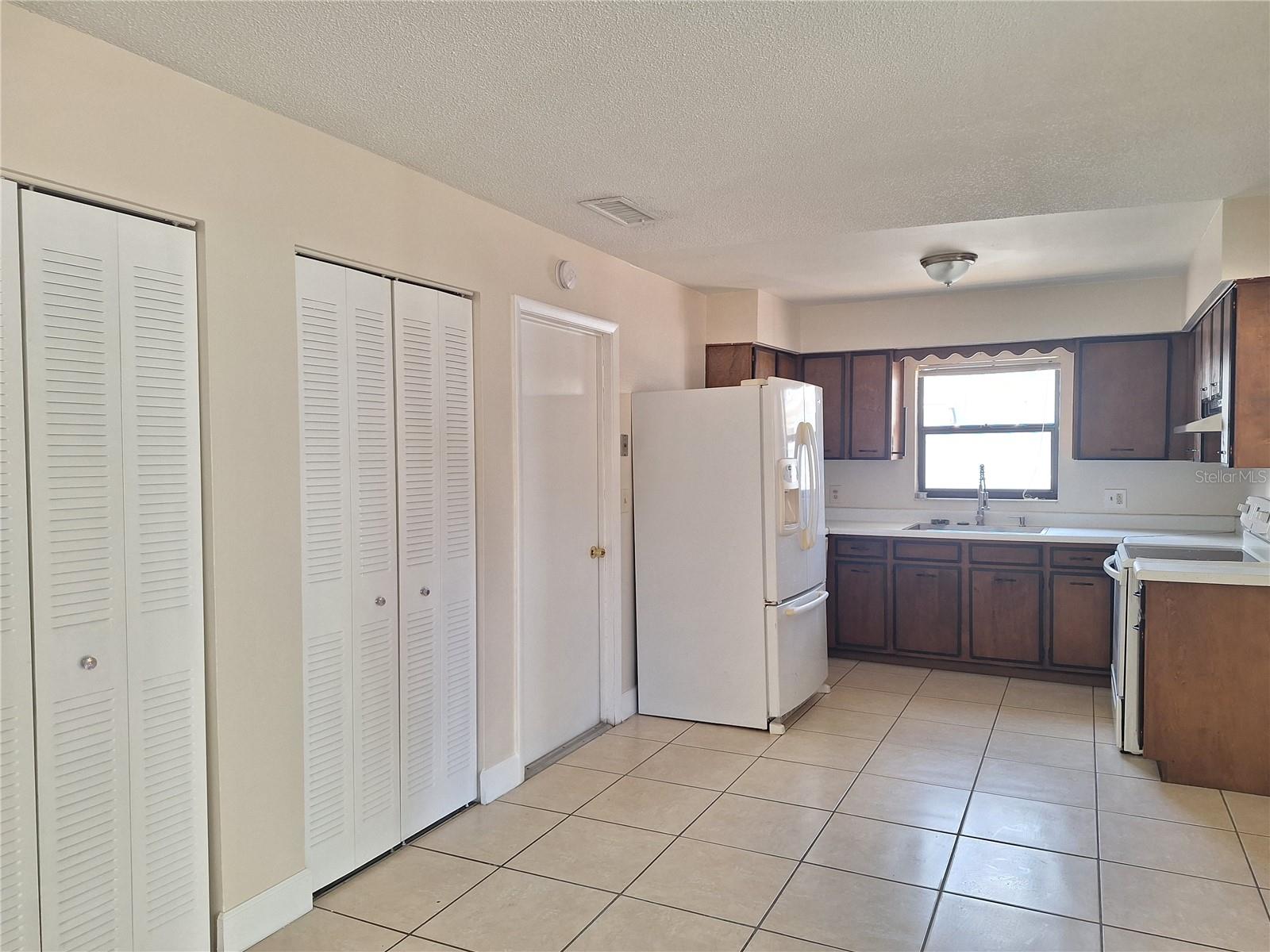 ARNAUS MARY E - Residential