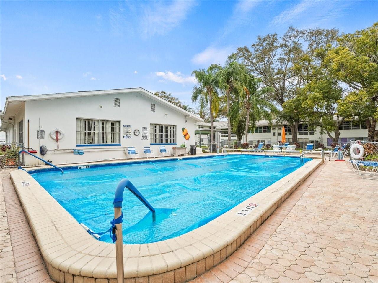 DOUGLAS ARMS - Residential