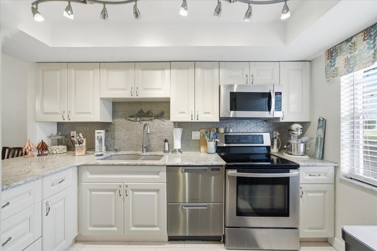 DOUGLAS ARMS - Residential