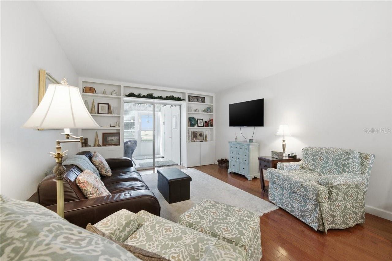 DOUGLAS ARMS - Residential