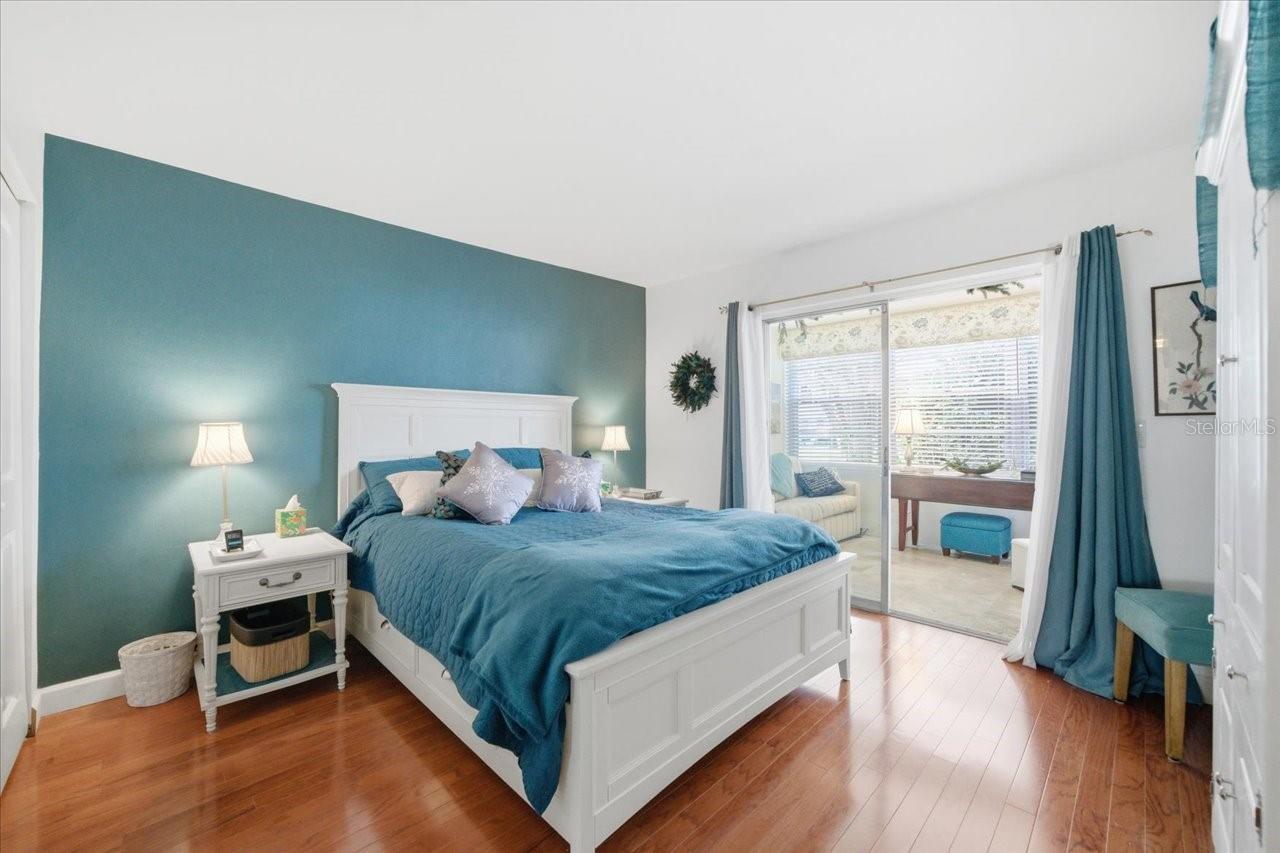 DOUGLAS ARMS - Residential