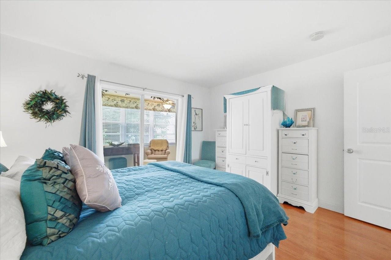 DOUGLAS ARMS - Residential