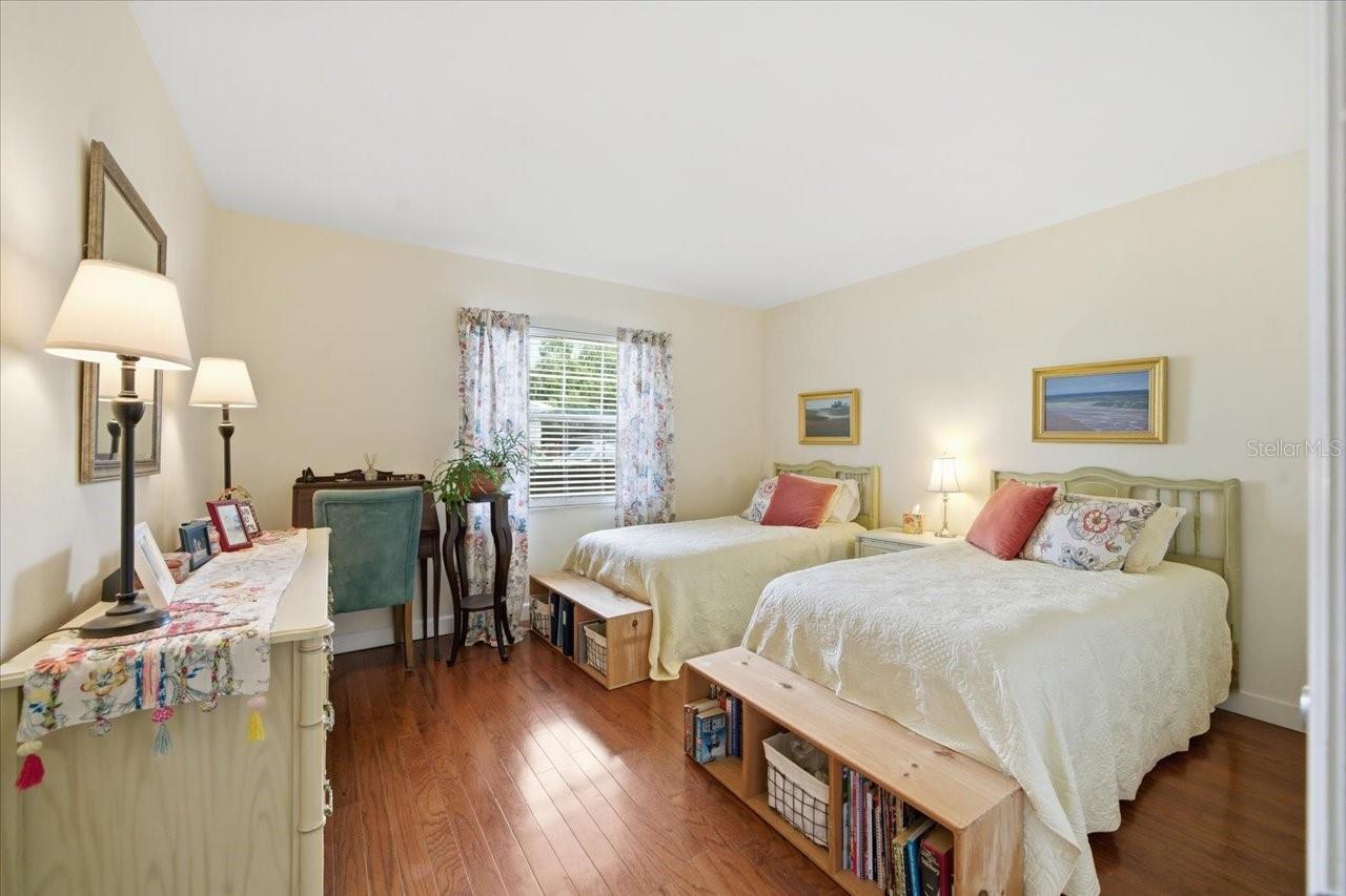 DOUGLAS ARMS - Residential