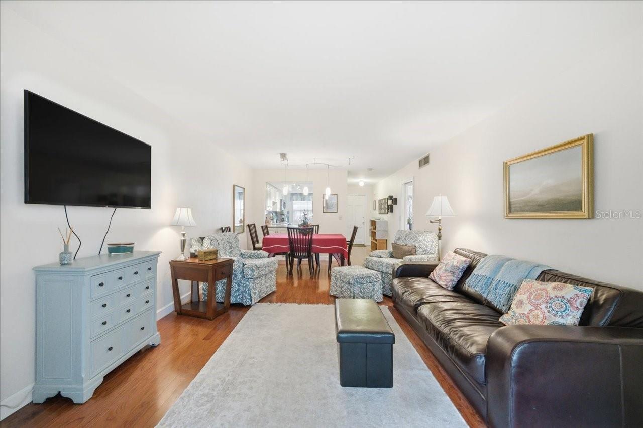 DOUGLAS ARMS - Residential