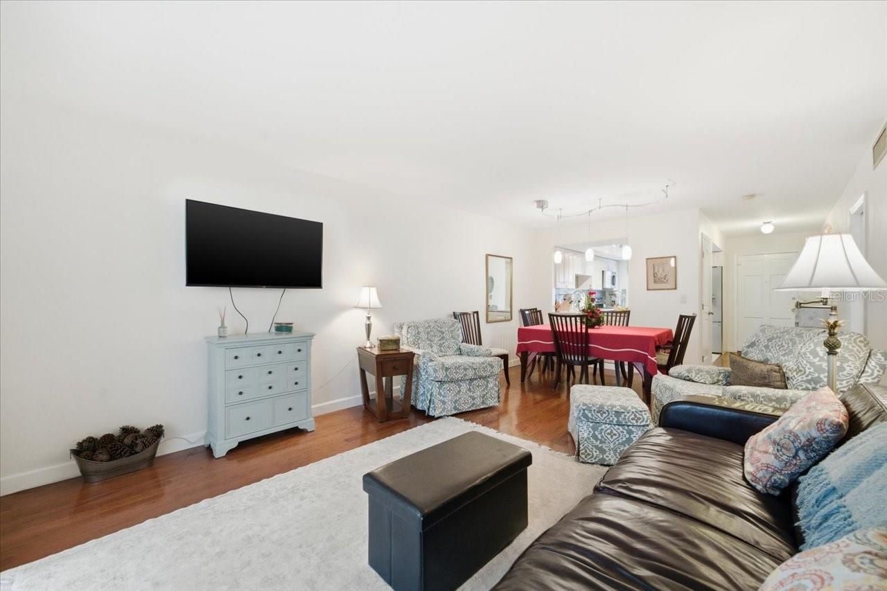 DOUGLAS ARMS - Residential